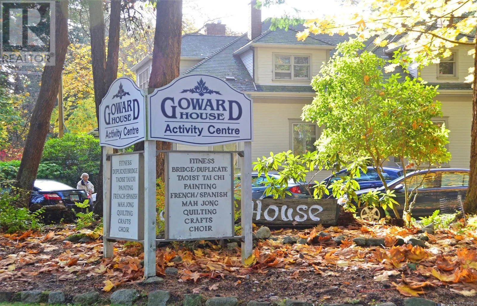 3928 Cadboro Bay Rd