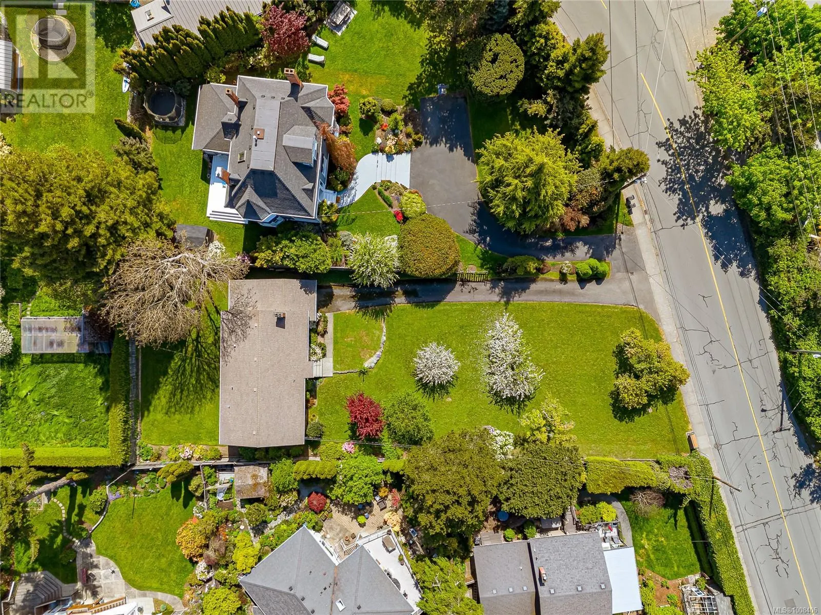 3928 Cadboro Bay Rd