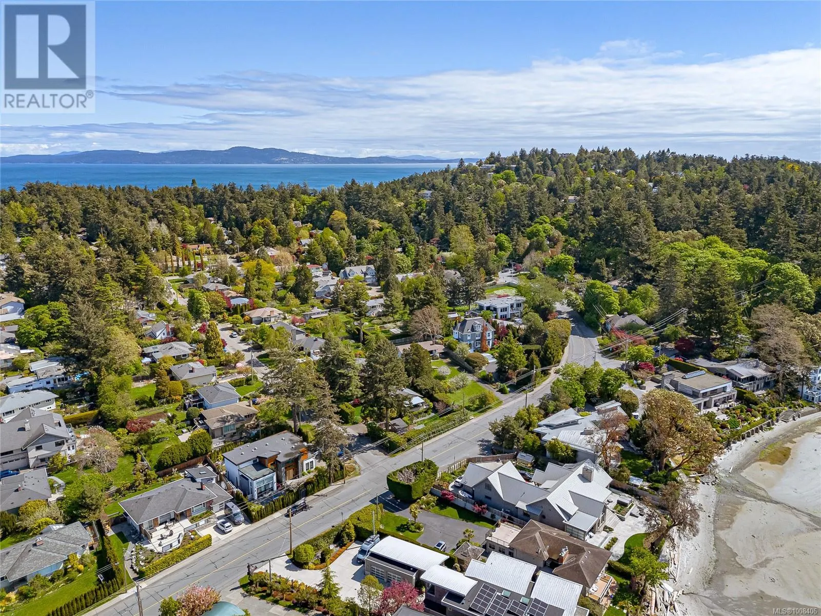 3928 Cadboro Bay Rd