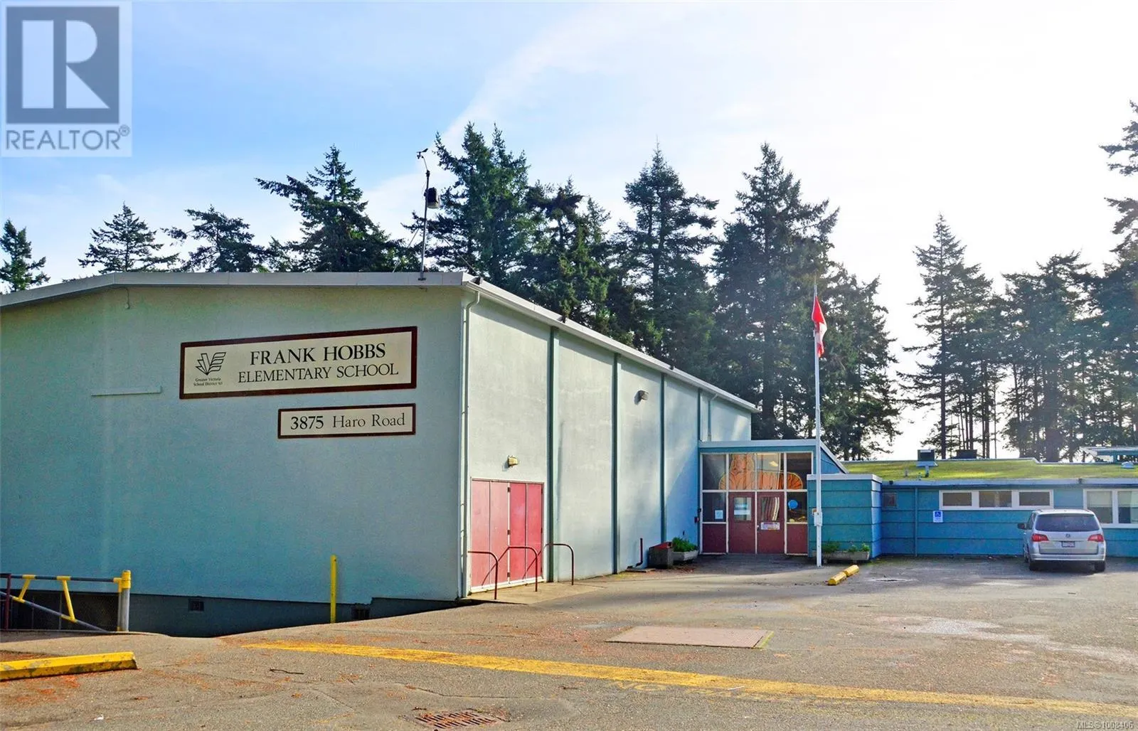 3928 Cadboro Bay Rd