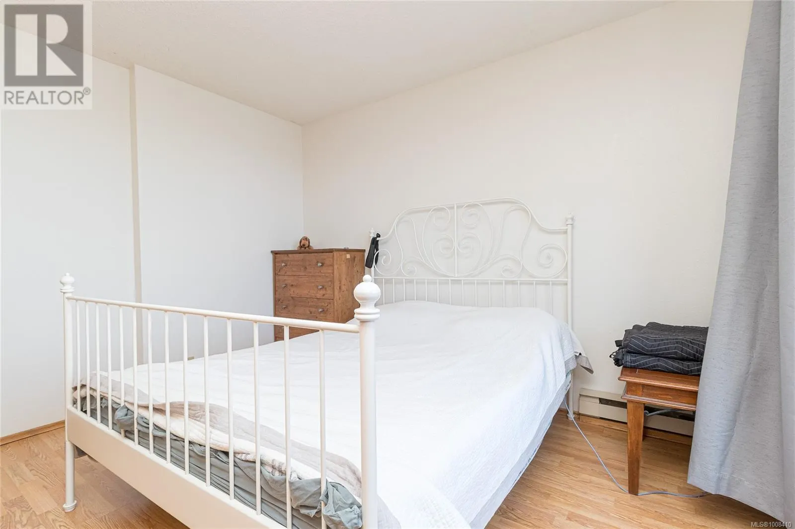 809 1630 Quadra St