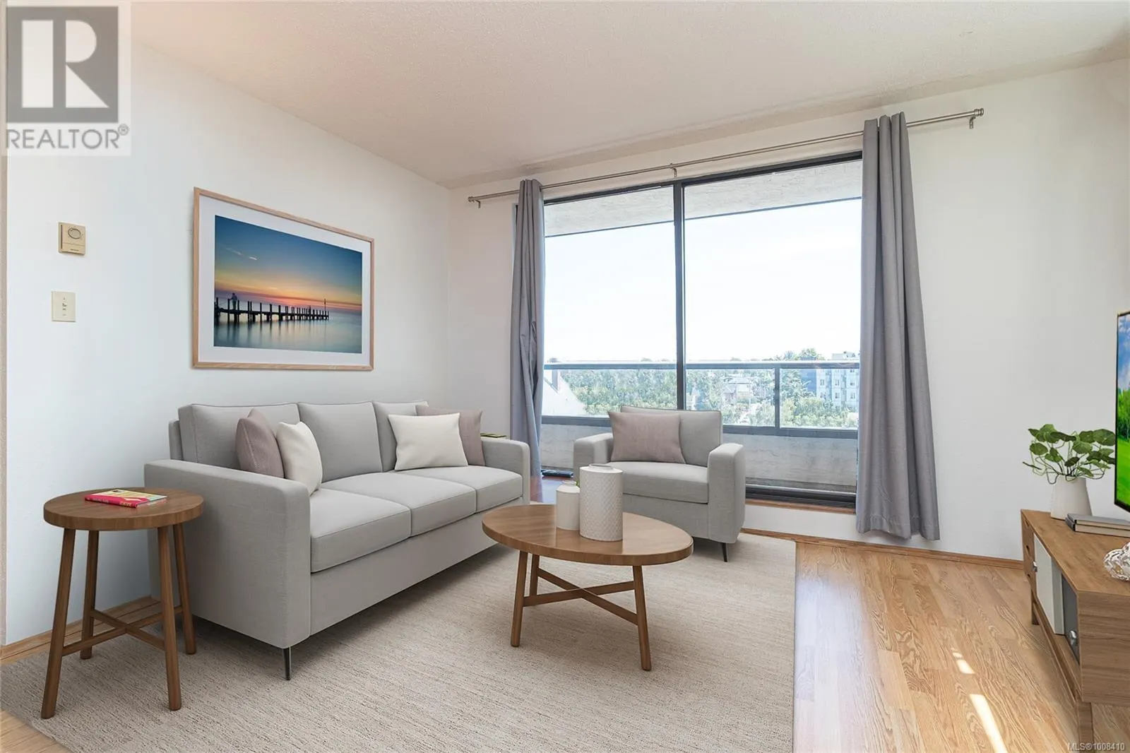 809 1630 Quadra St