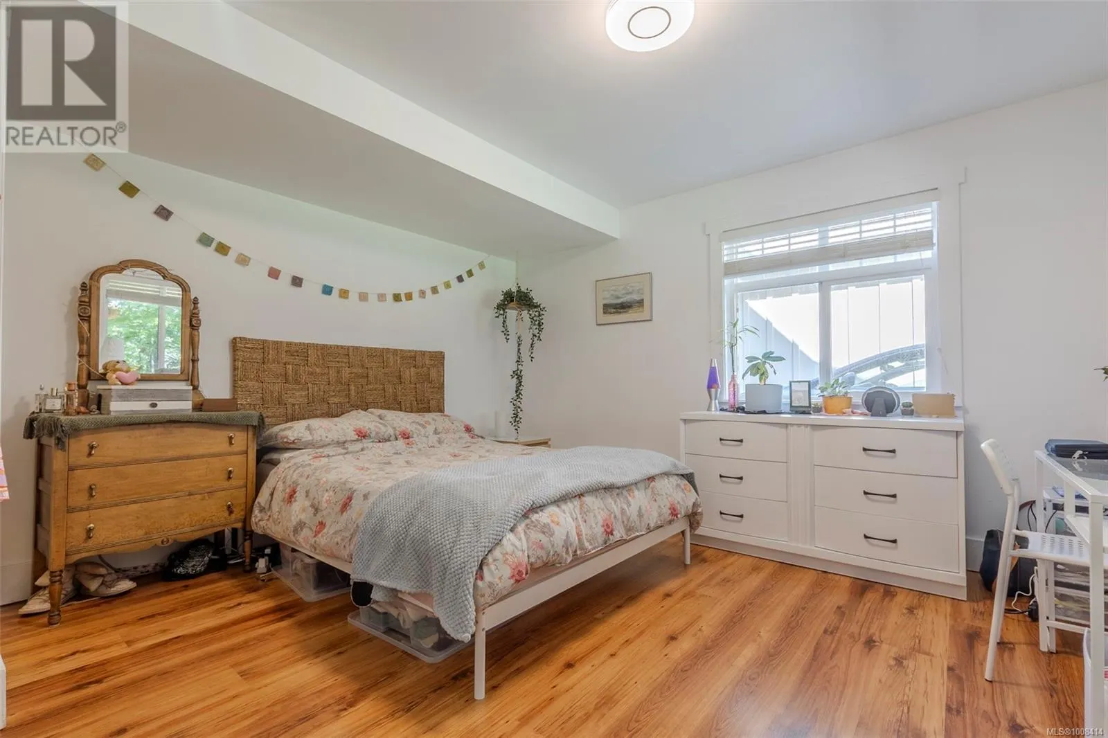 6888 Southview Terr