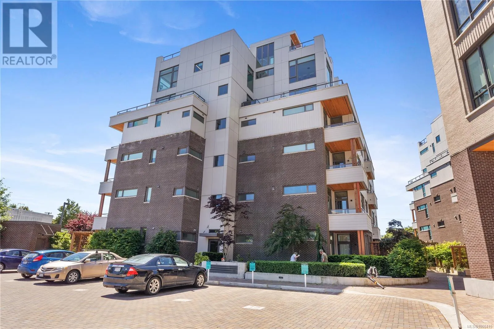 503 1216 Carlisle Ave