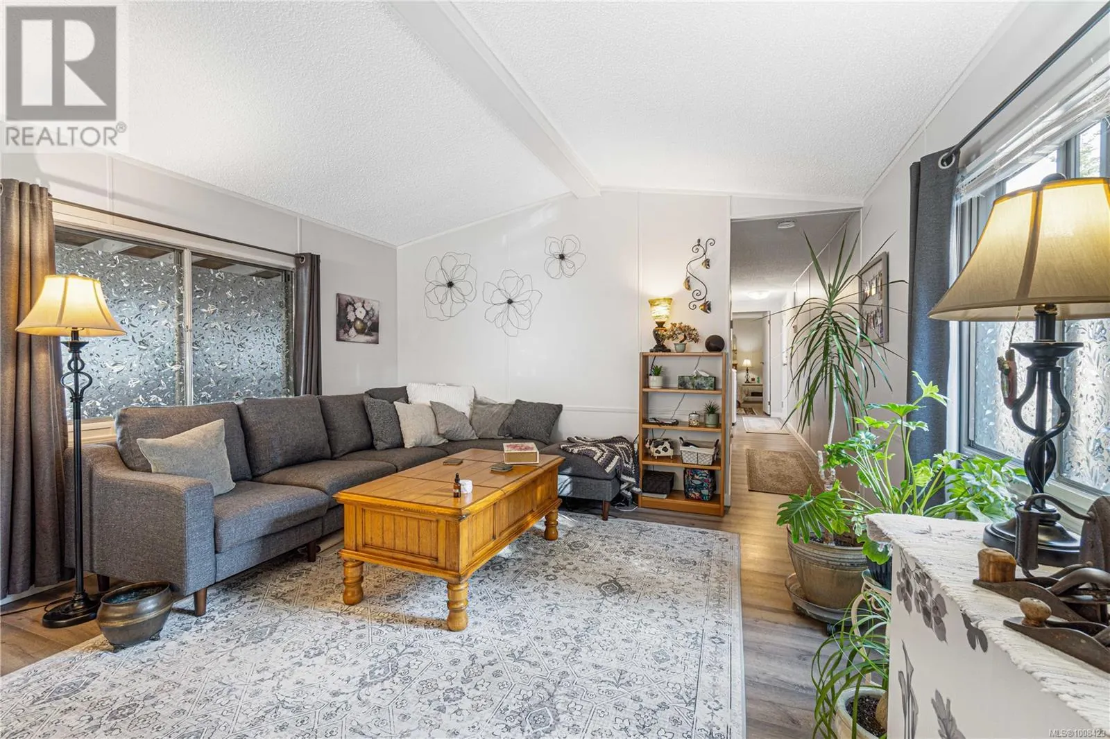 31 1247 Arbutus Rd