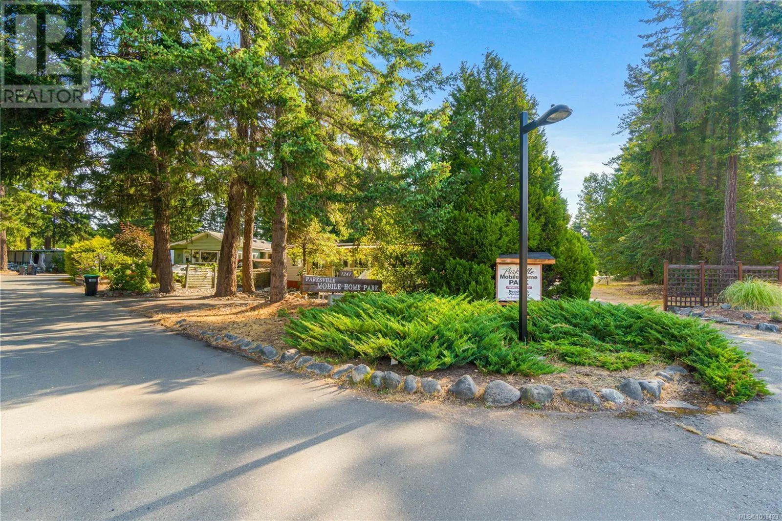 31 1247 Arbutus Rd