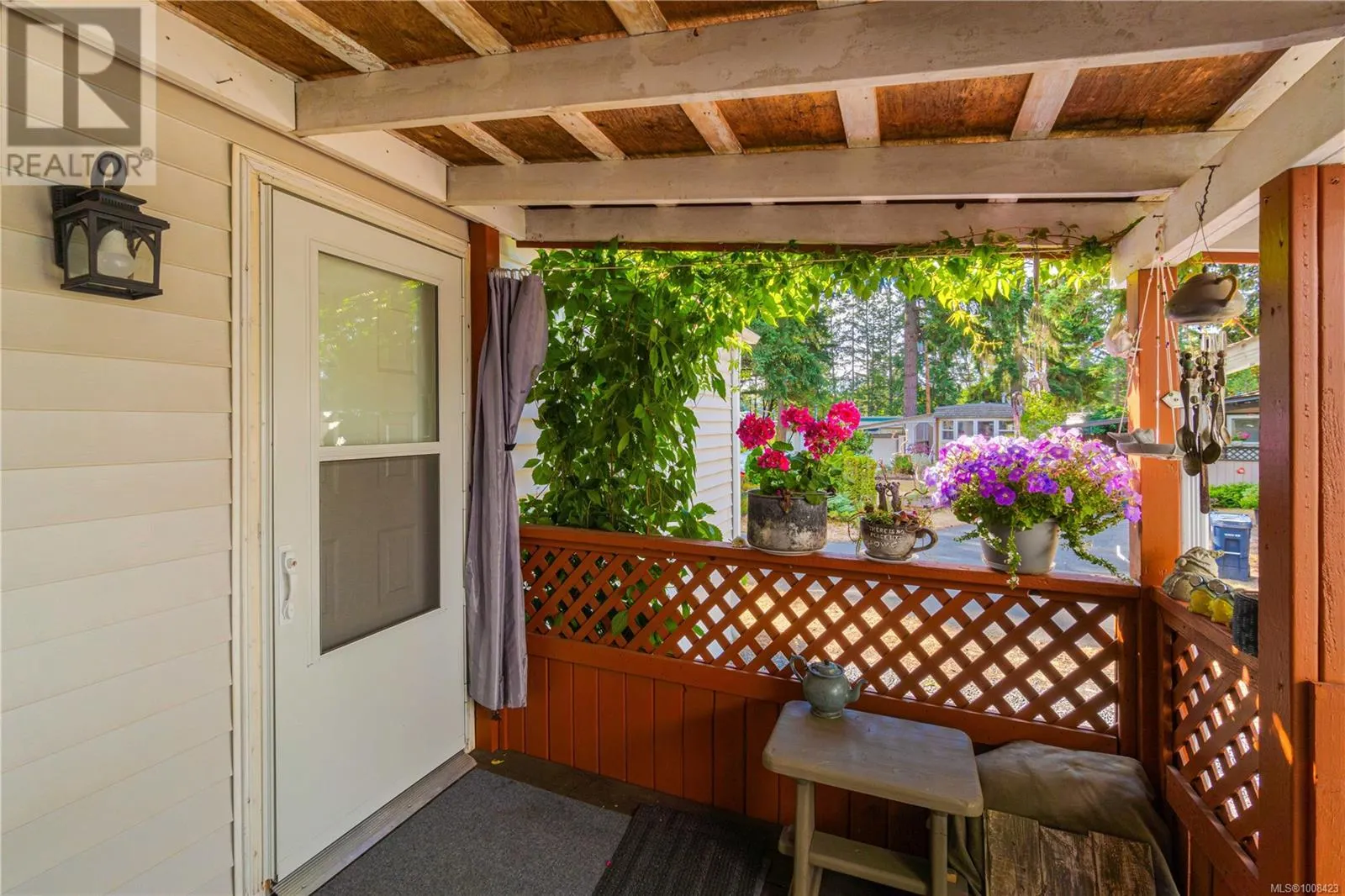31 1247 Arbutus Rd