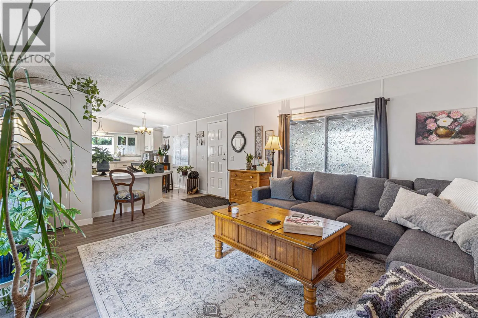 31 1247 Arbutus Rd