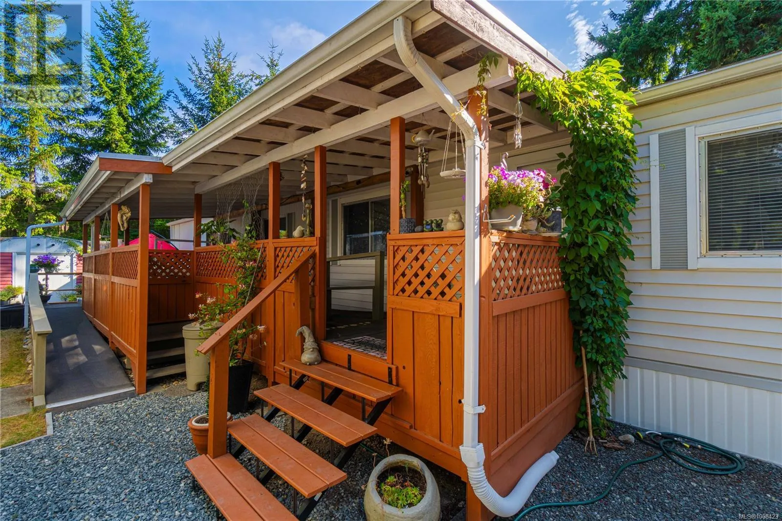 31 1247 Arbutus Rd