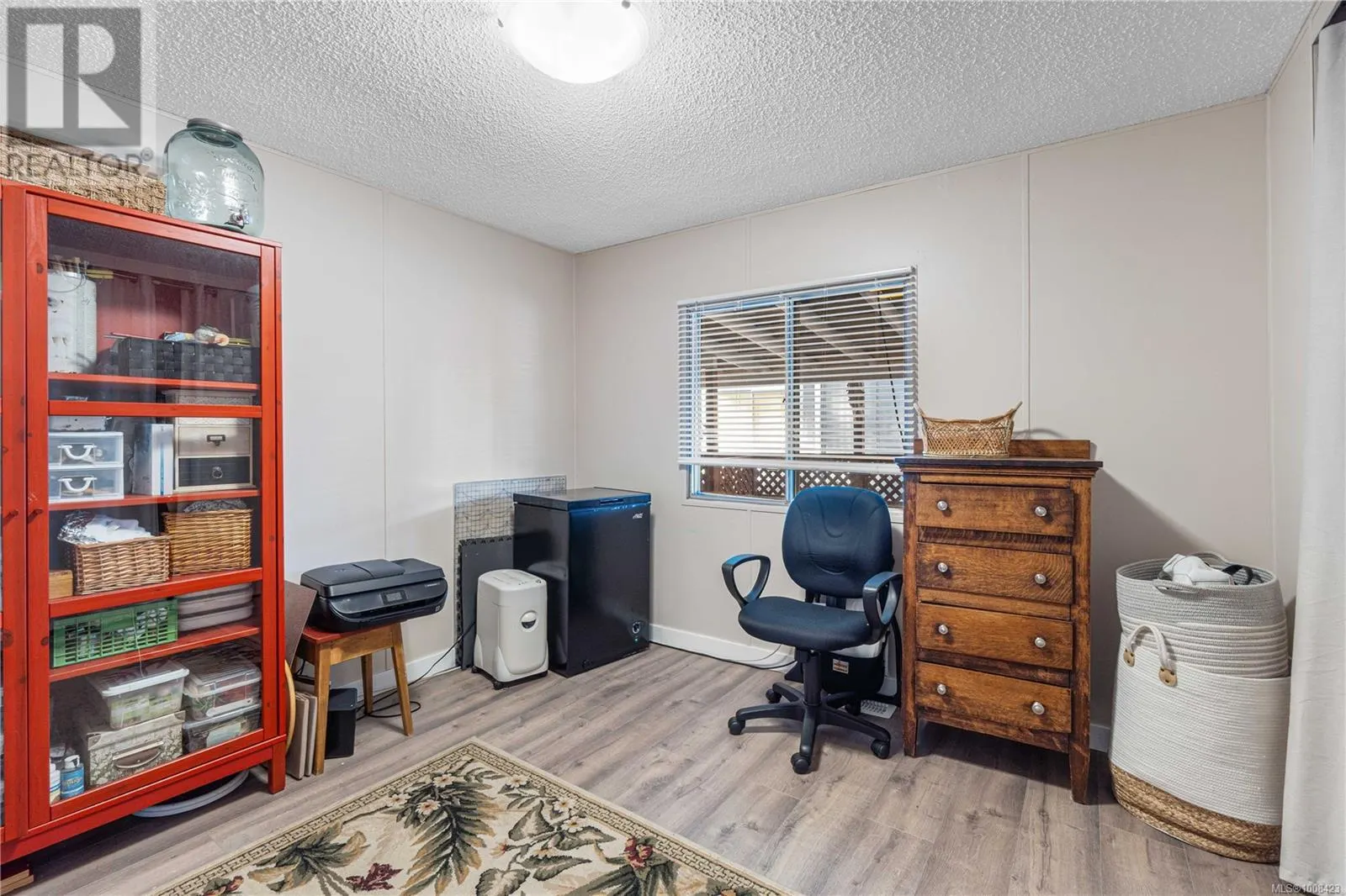 31 1247 Arbutus Rd