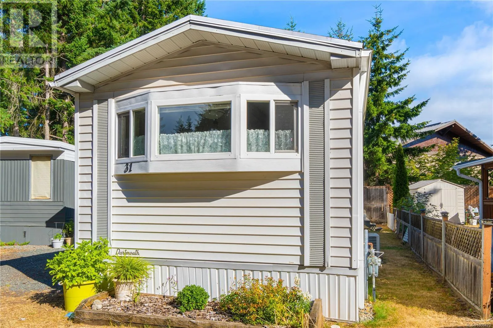 31 1247 Arbutus Rd