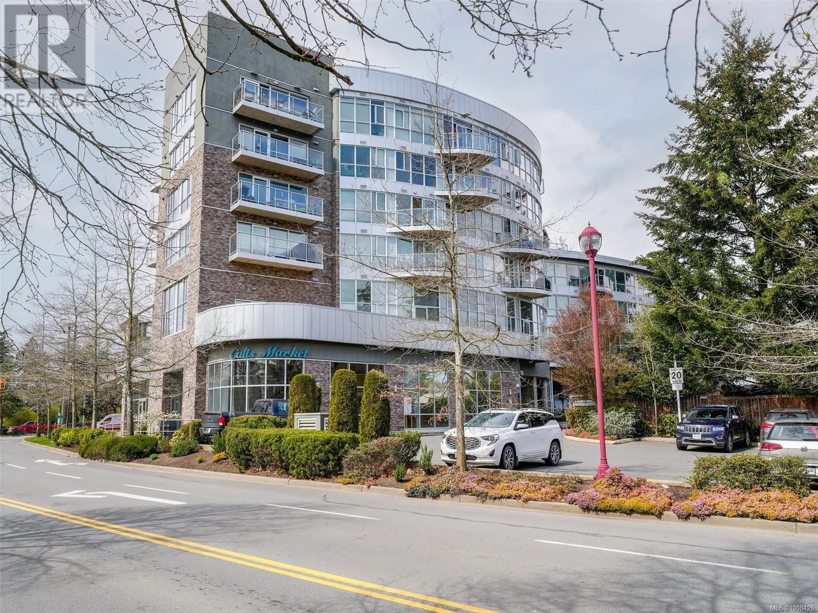 529 2745 Veterans Memorial Pkwy