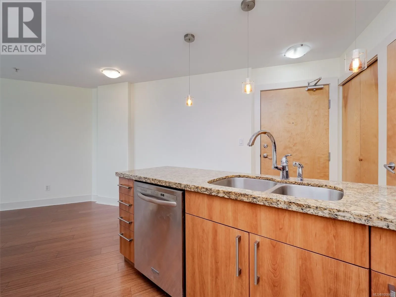 529 2745 Veterans Memorial Pkwy