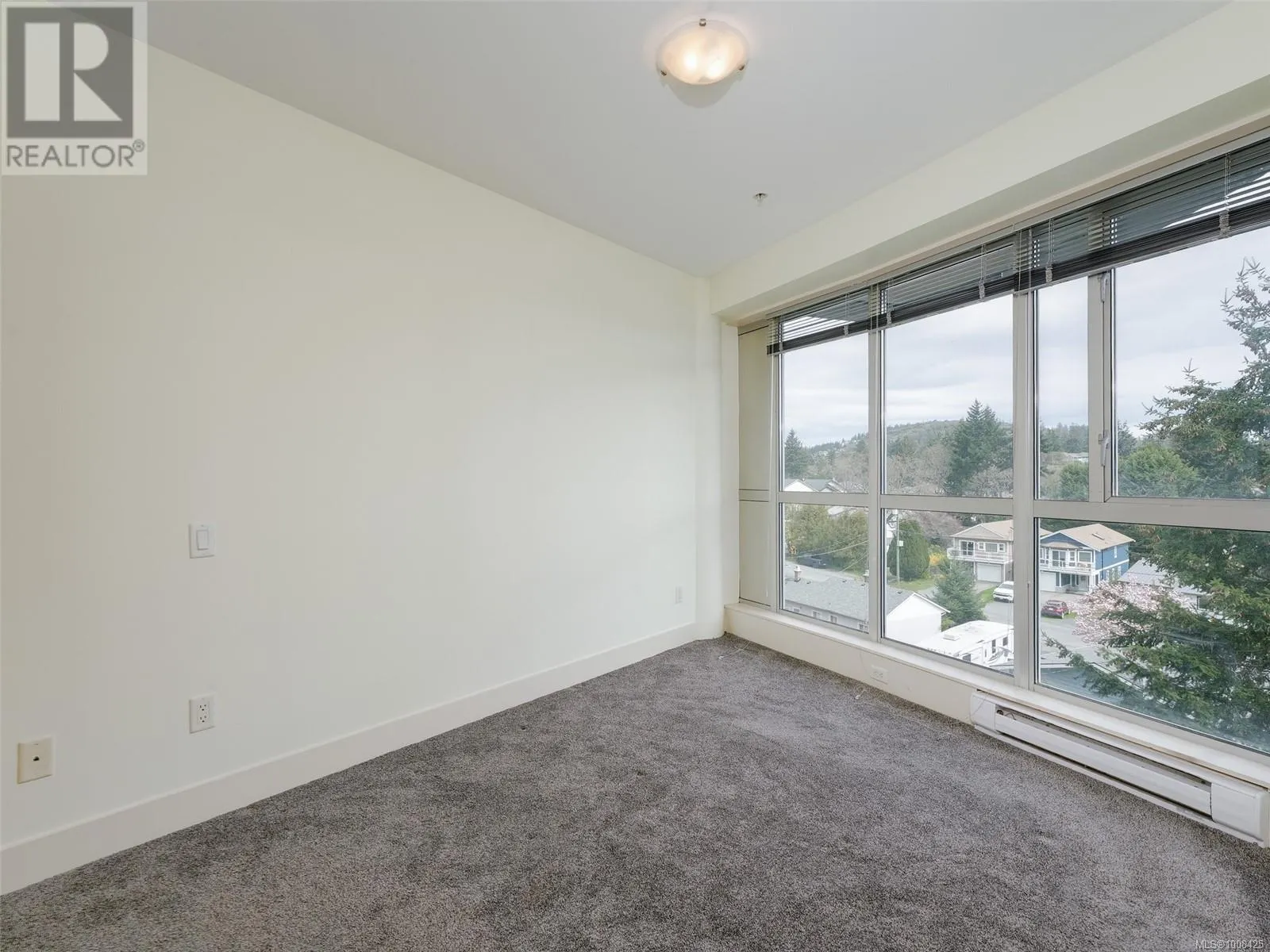 529 2745 Veterans Memorial Pkwy