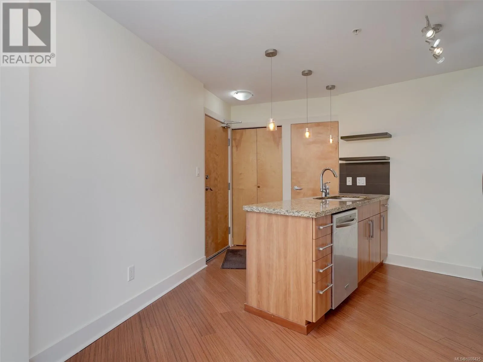 529 2745 Veterans Memorial Pkwy