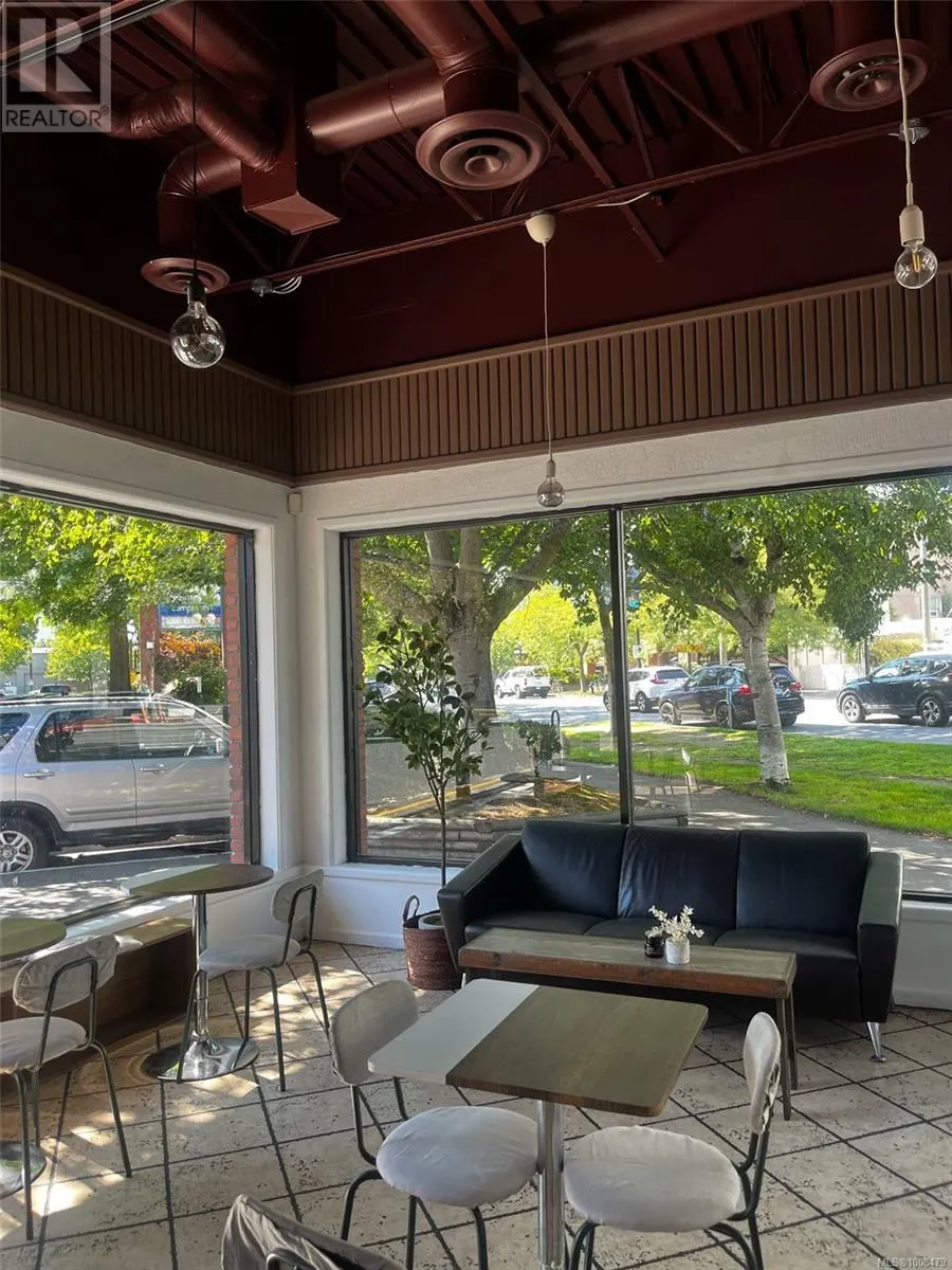 160 911 Yates St