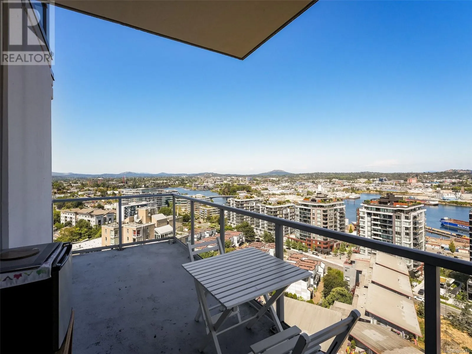 1705 83 Saghalie Rd