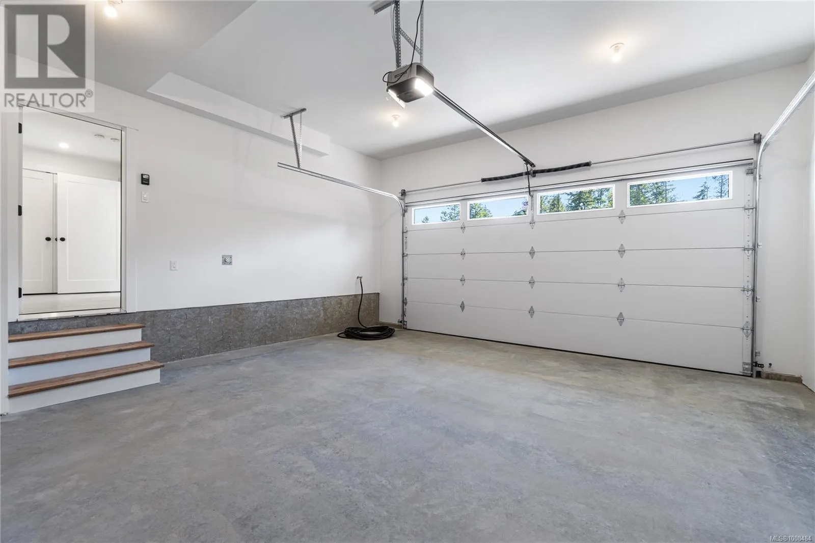 702 Stringer Way