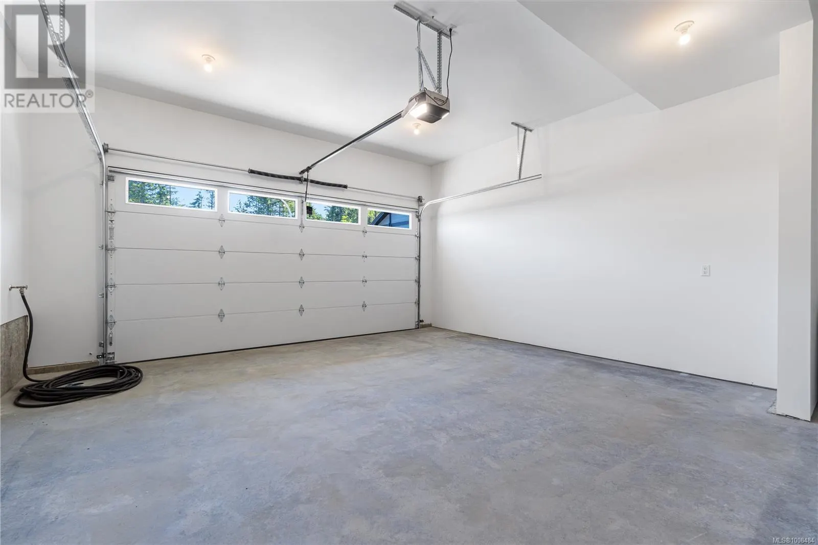 702 Stringer Way
