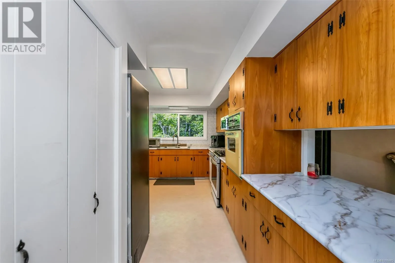 1935 San Juan Ave