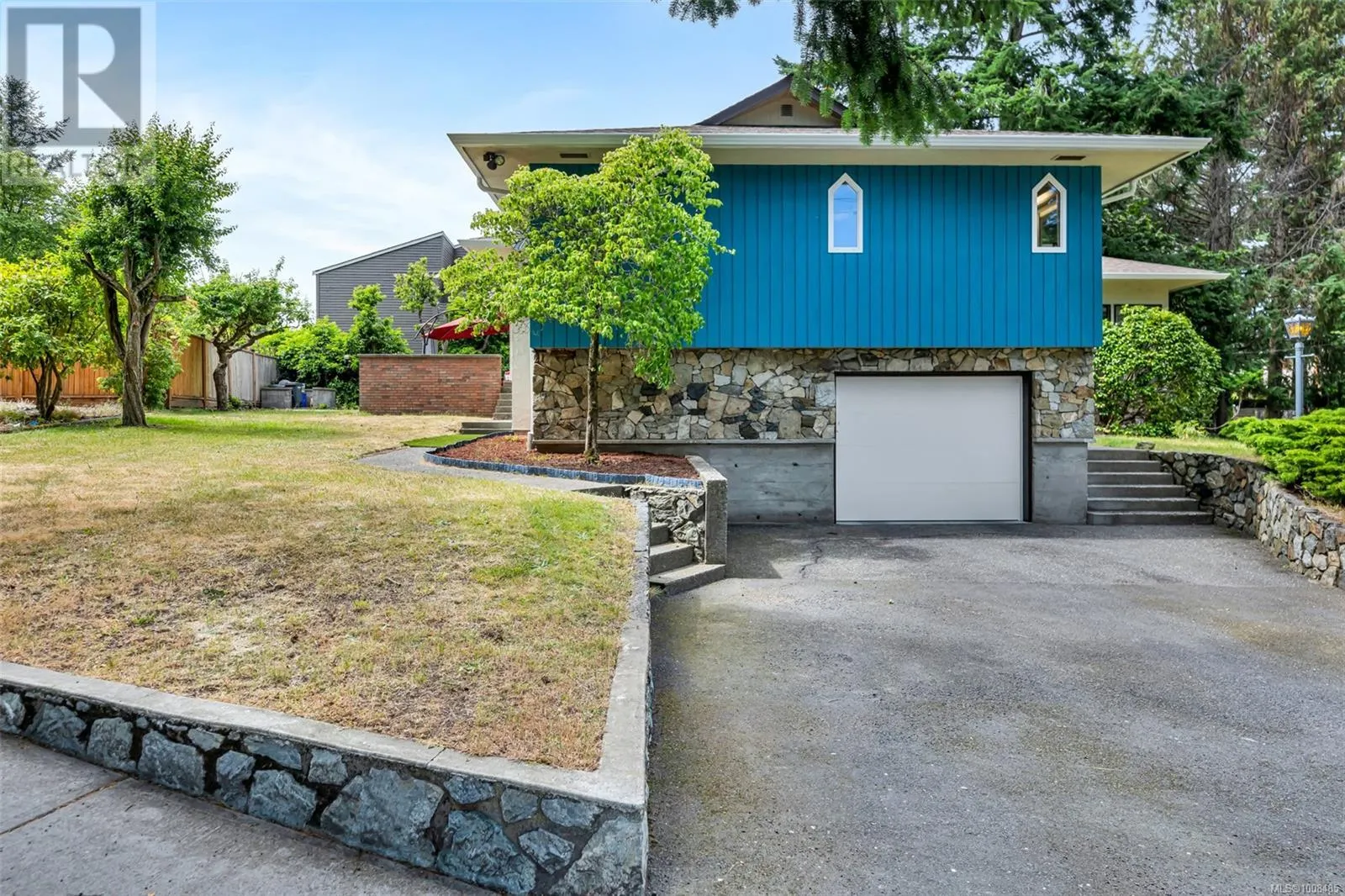 1935 San Juan Ave
