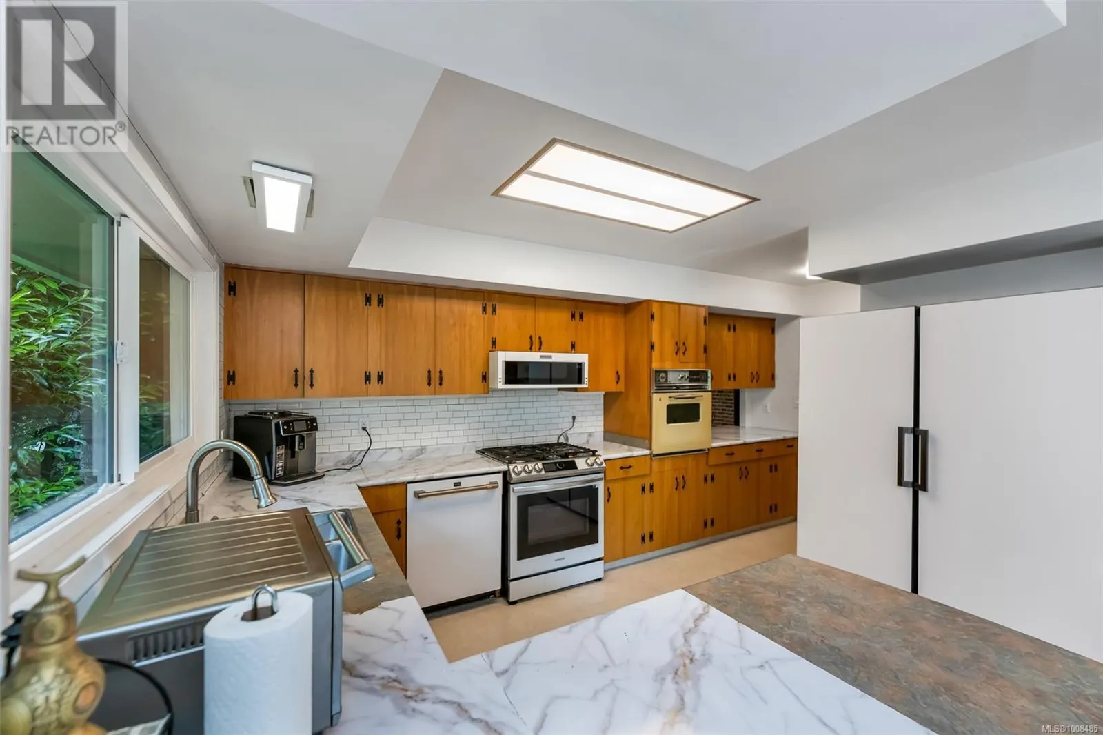1935 San Juan Ave