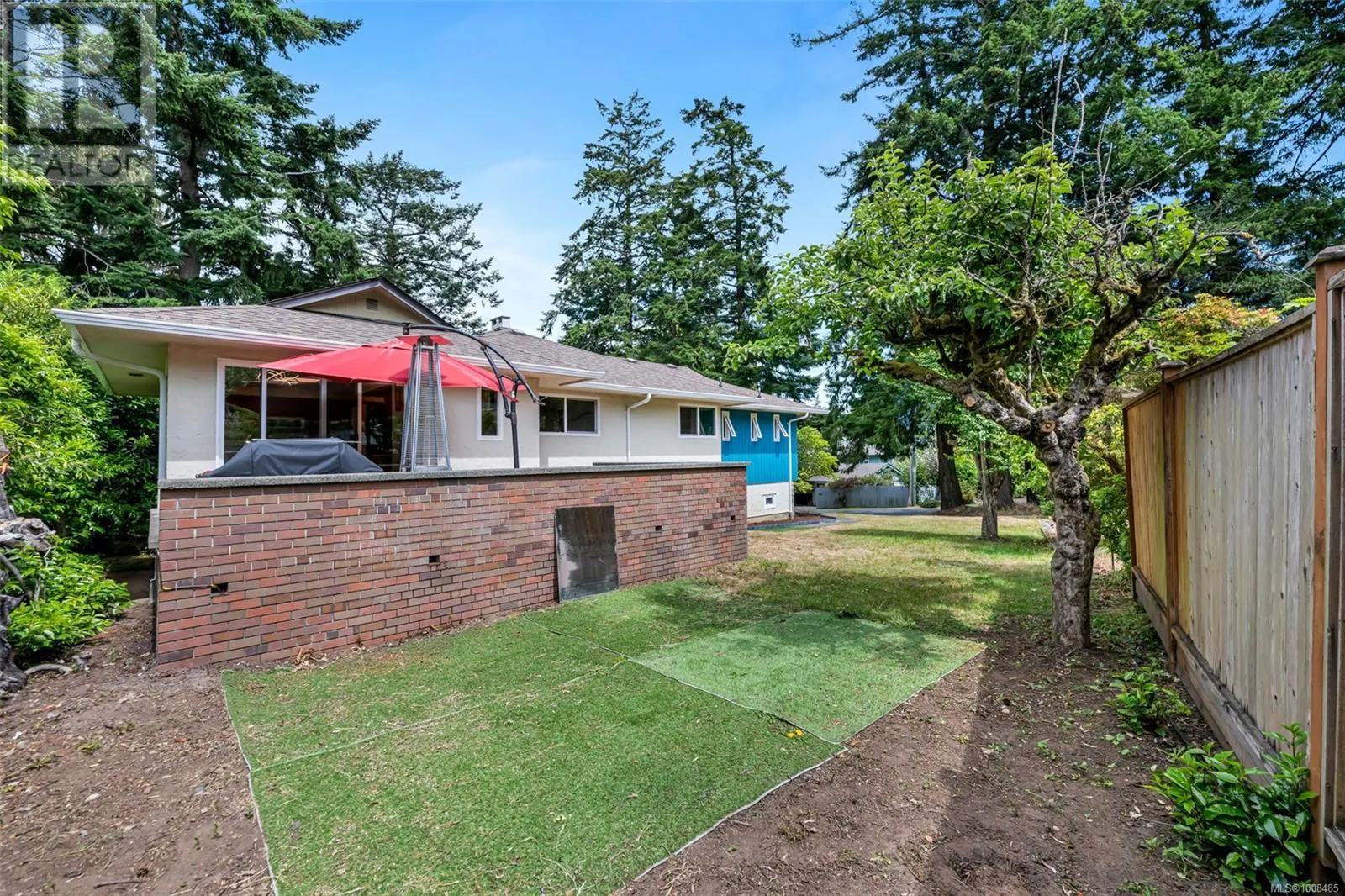 1935 San Juan Ave