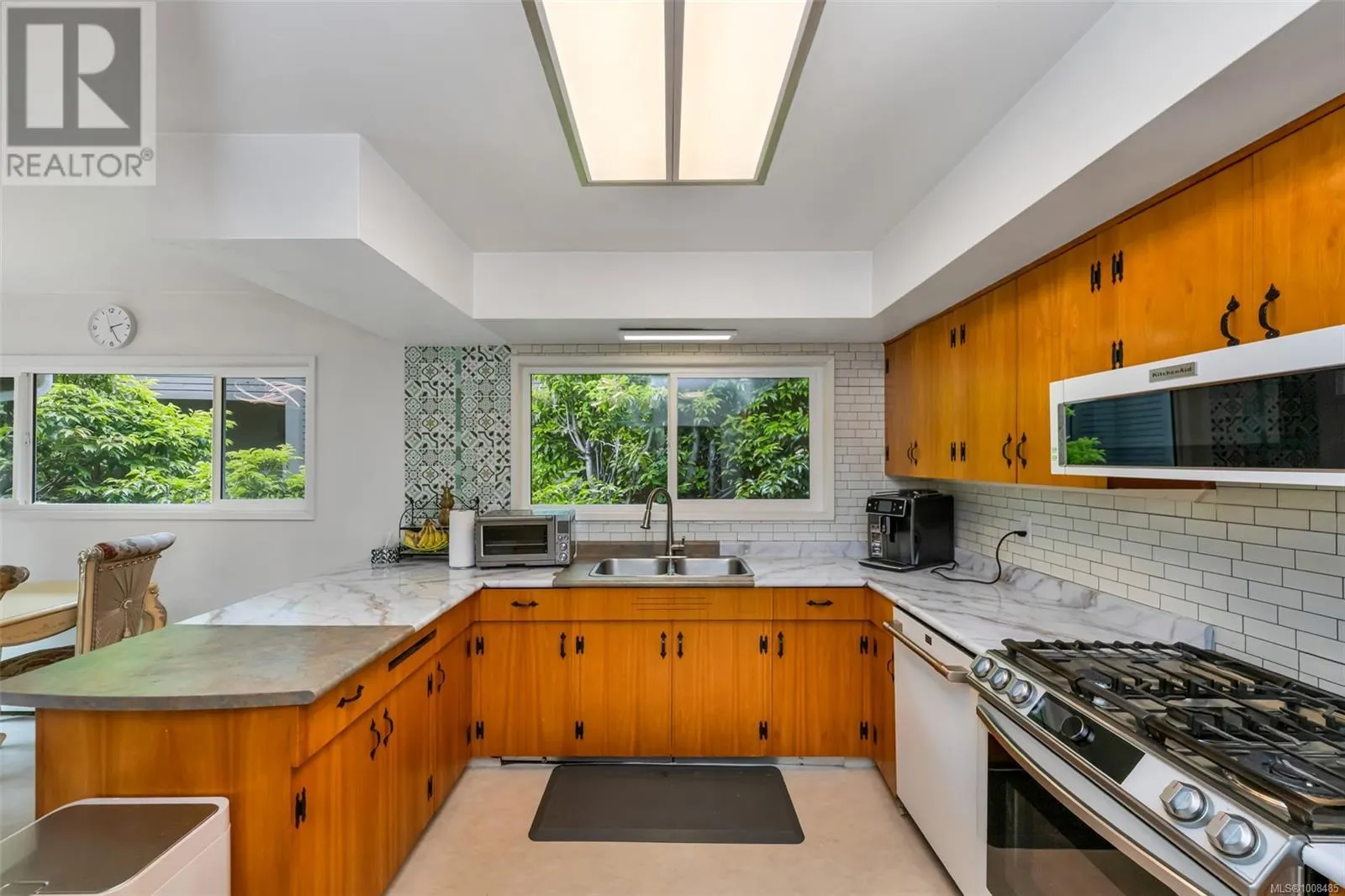 1935 San Juan Ave