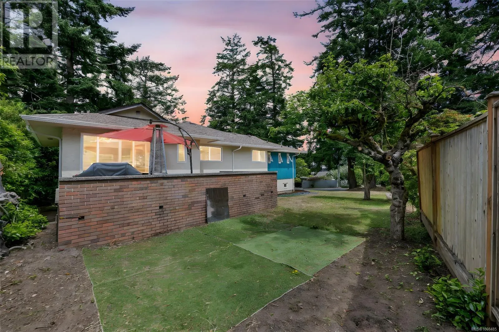 1935 San Juan Ave