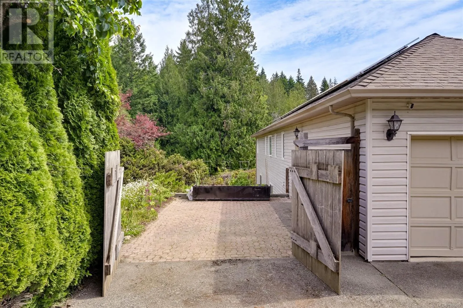 3529 Dougan Dr