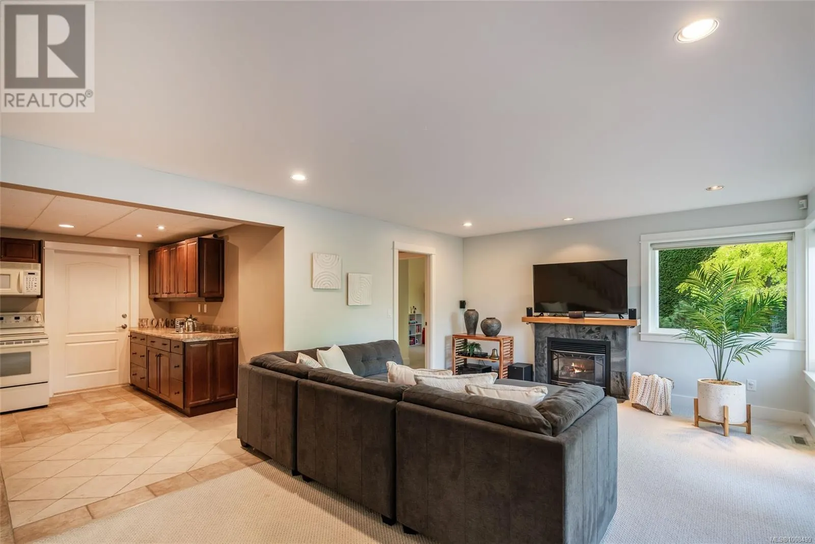 3557 Collingwood Dr