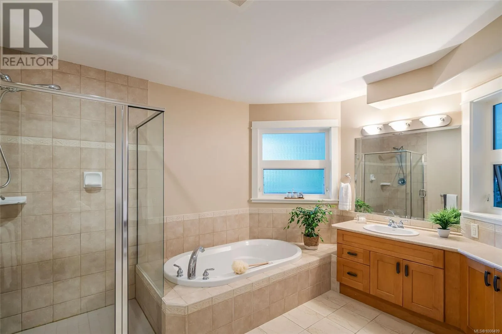 3557 Collingwood Dr