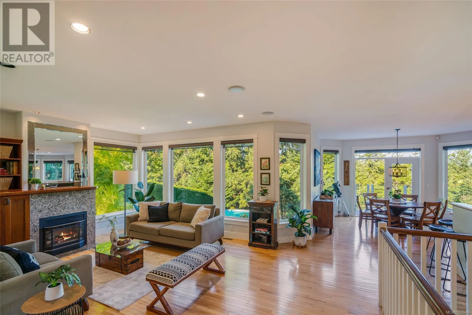 3557 Collingwood Dr