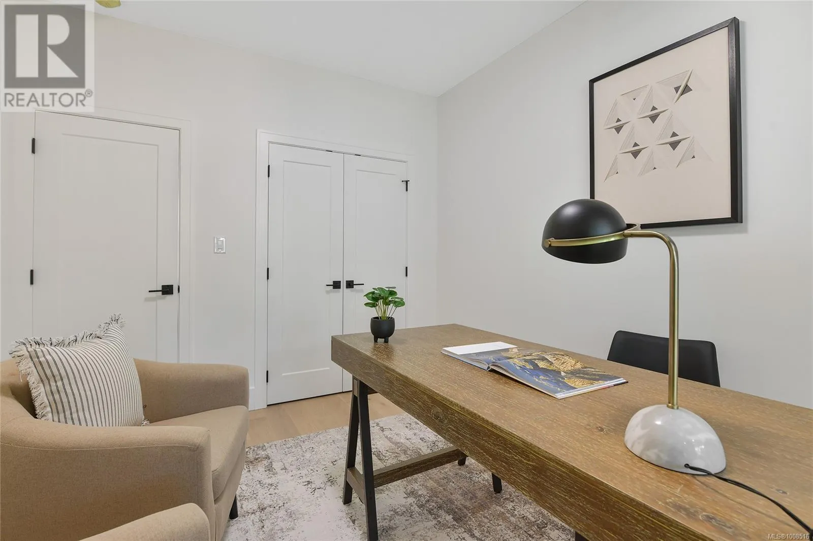 B 928 Falaise Cres