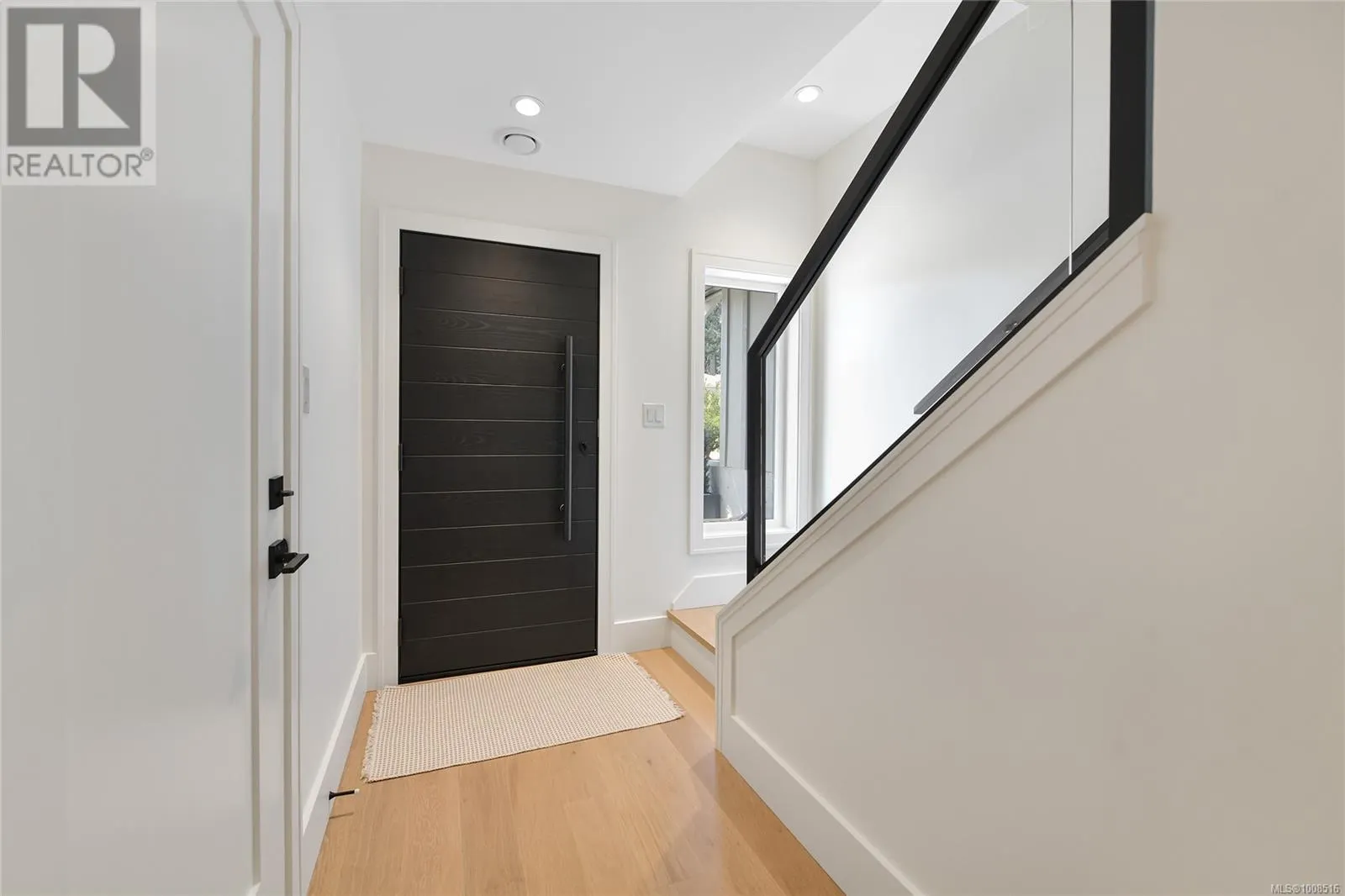 B 928 Falaise Cres