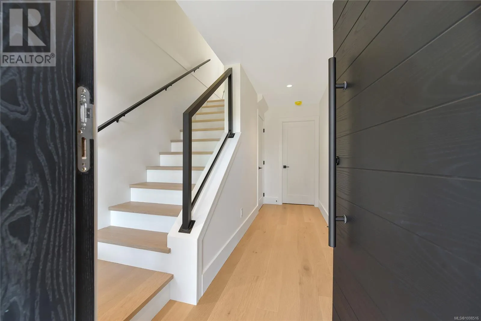 B 928 Falaise Cres