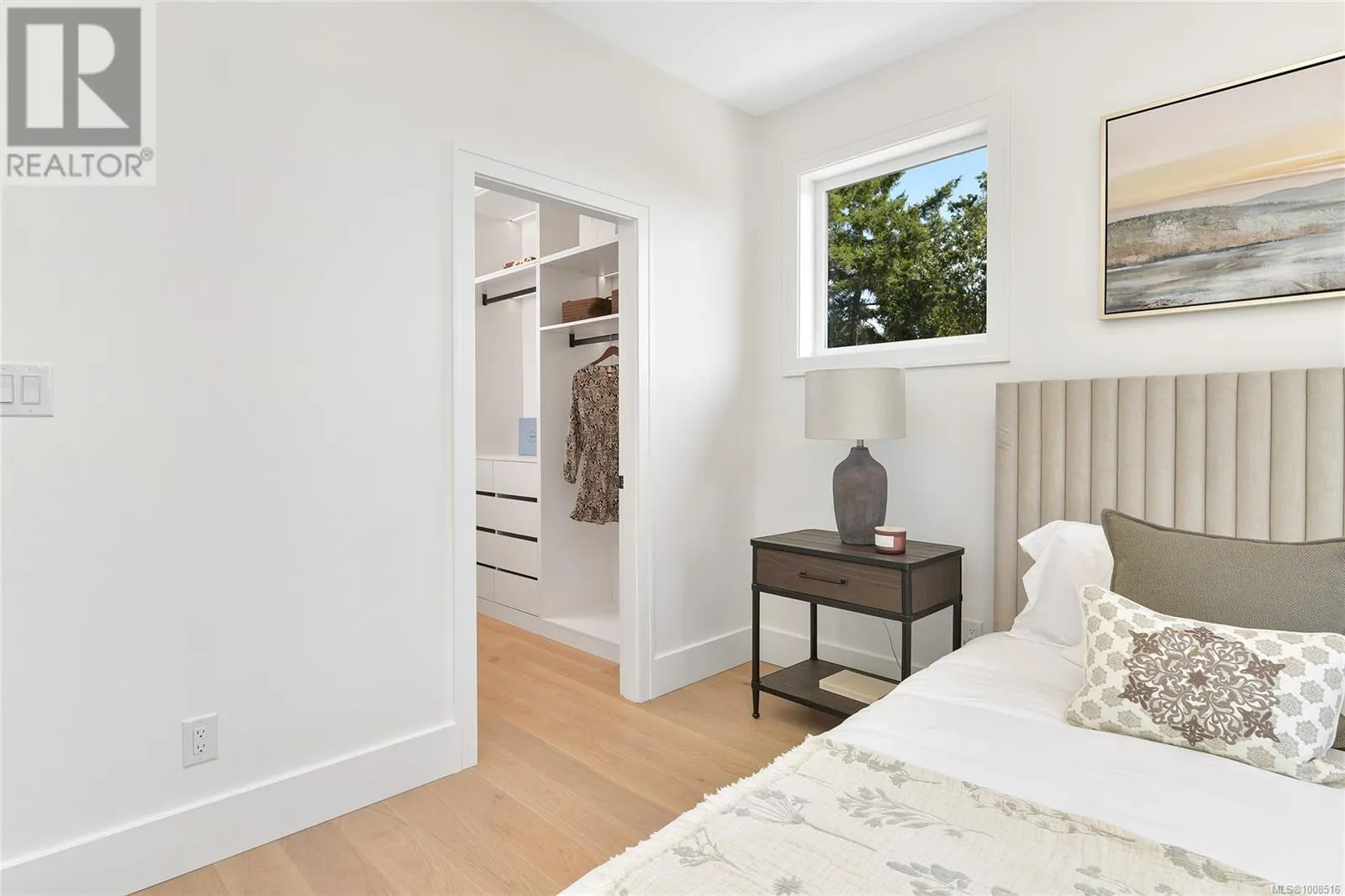 B 928 Falaise Cres