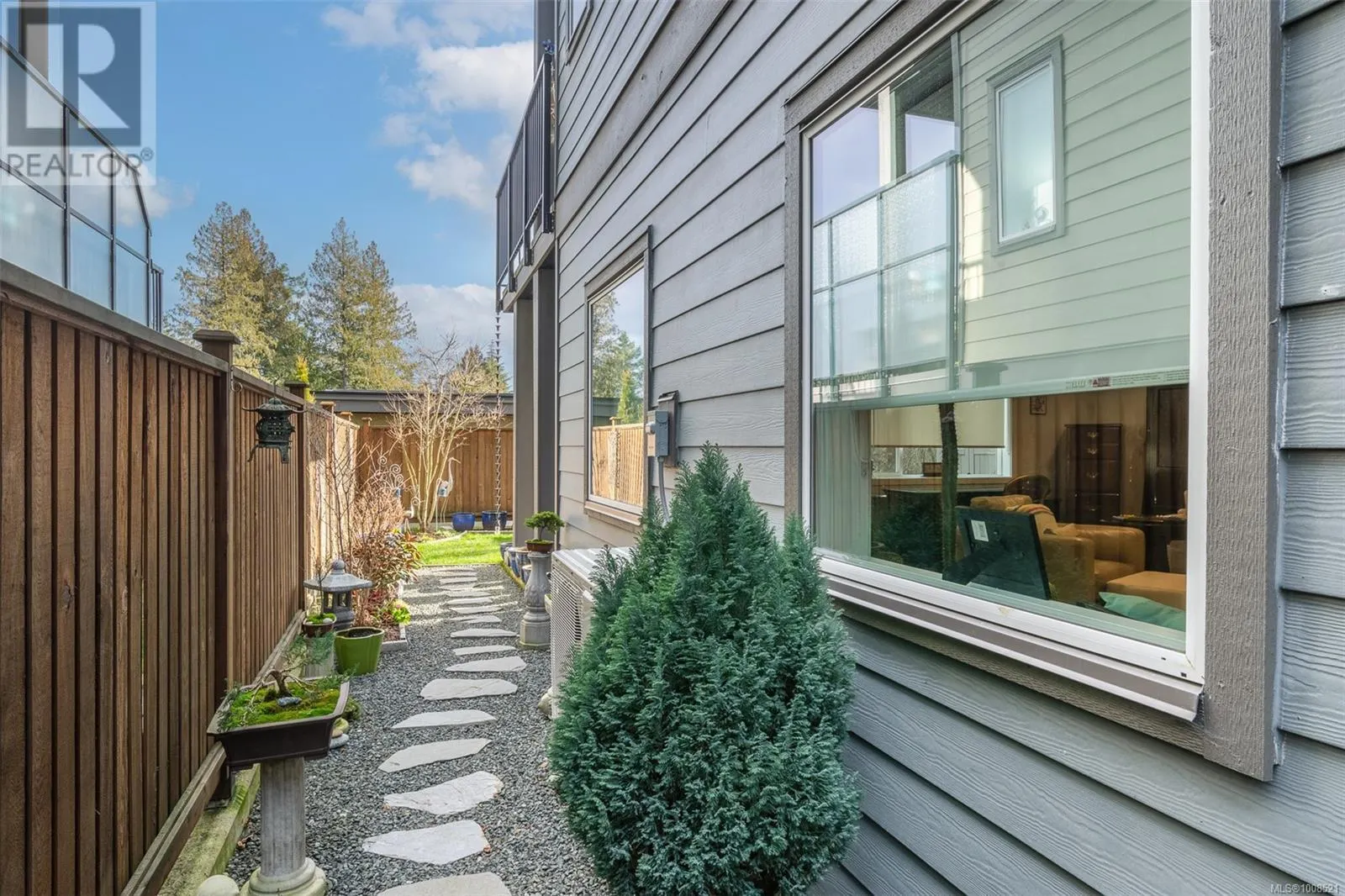 2213 Echo Valley Rise