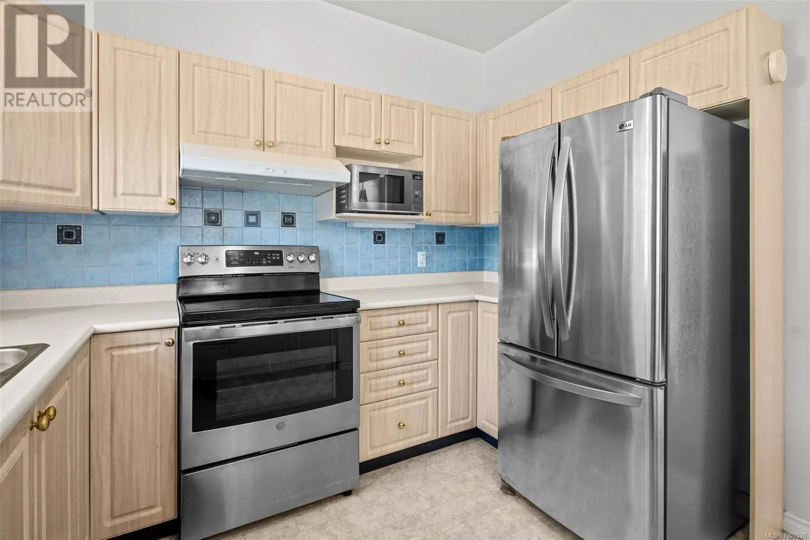 23 3633 Cedar Hill Rd