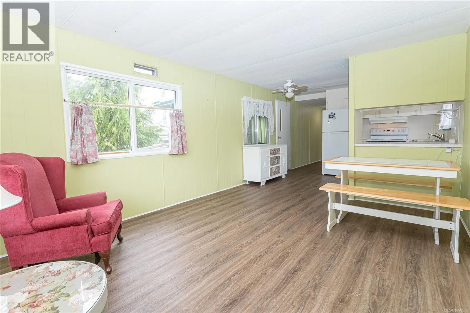 52 10980 Westdowne Rd