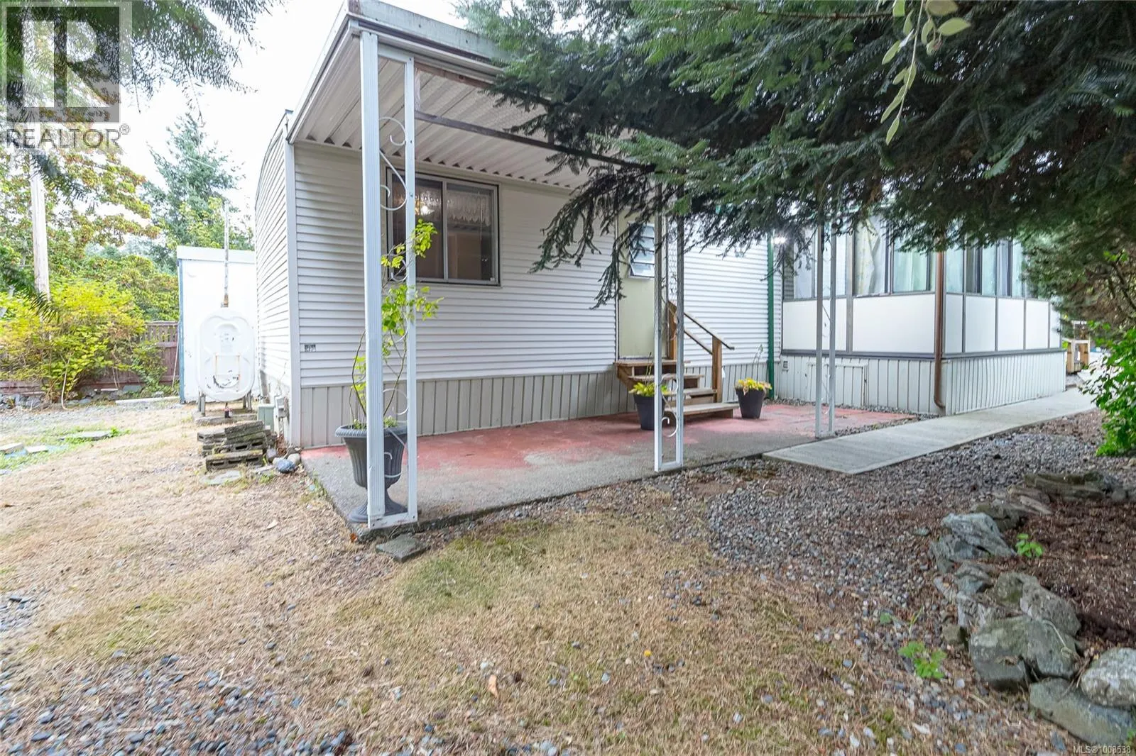 52 10980 Westdowne Rd