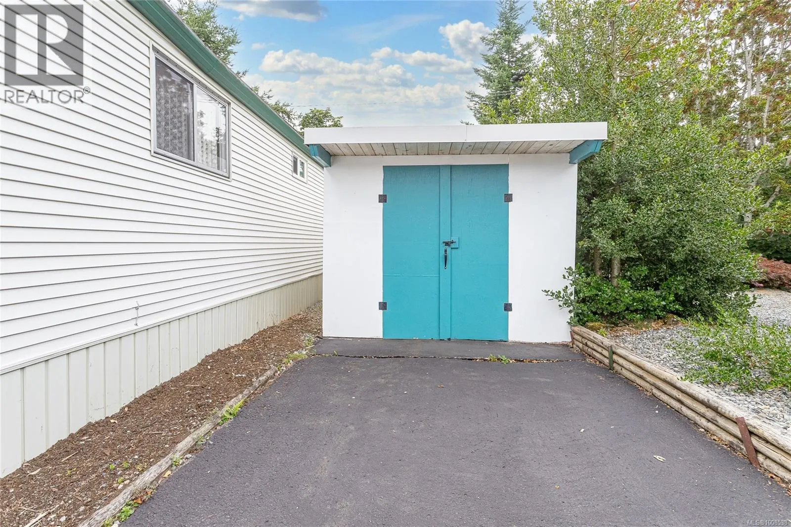 52 10980 Westdowne Rd