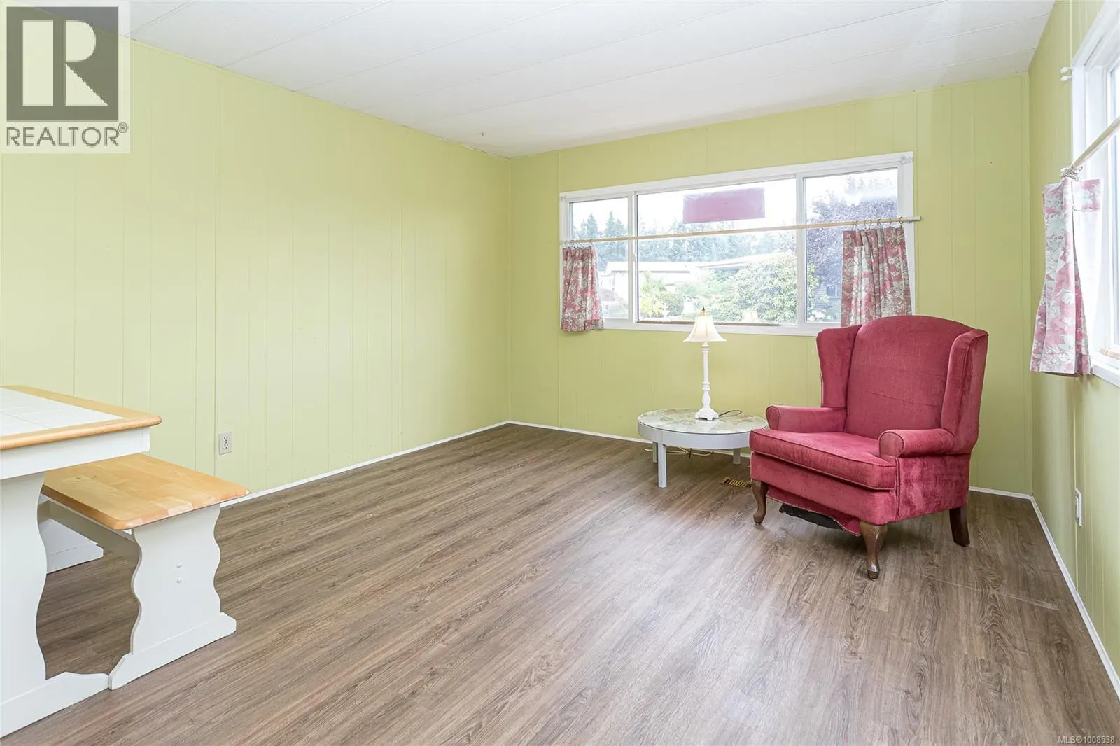 52 10980 Westdowne Rd