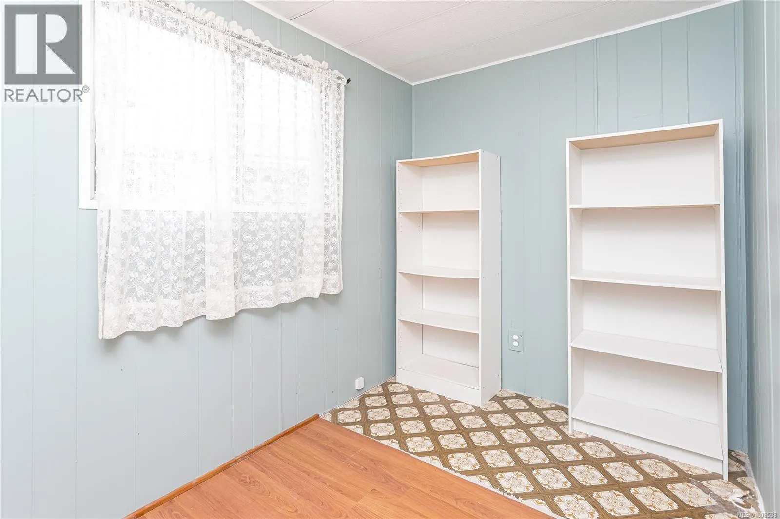 52 10980 Westdowne Rd