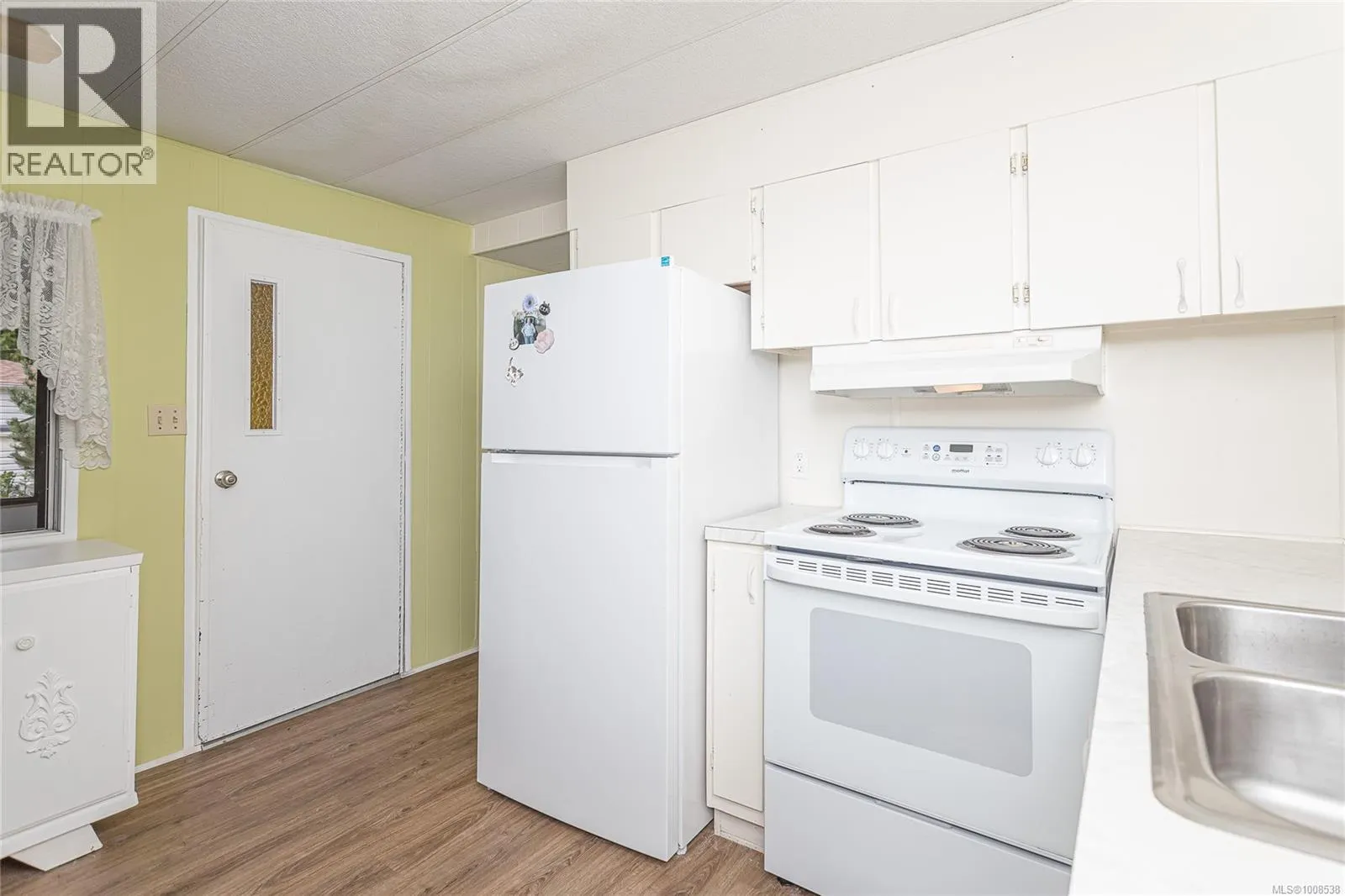 52 10980 Westdowne Rd