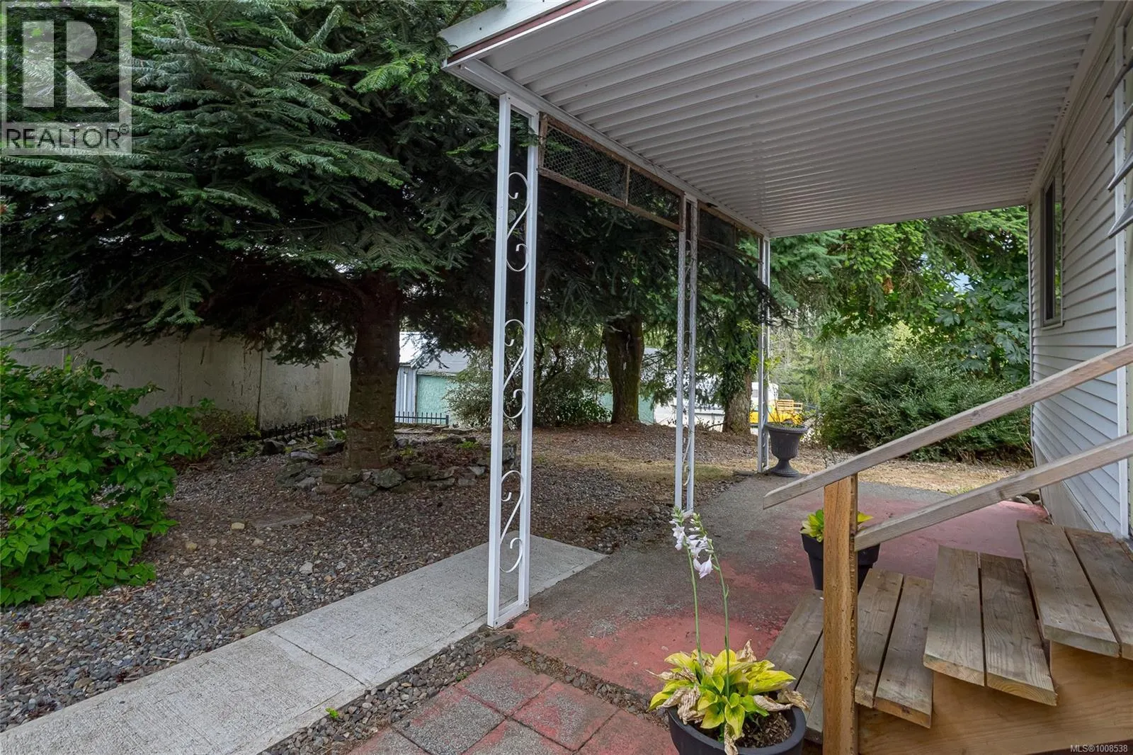 52 10980 Westdowne Rd