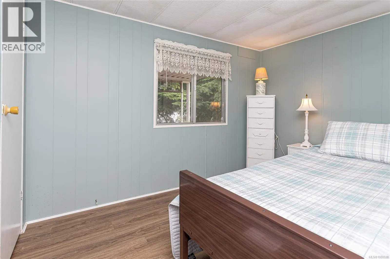 52 10980 Westdowne Rd