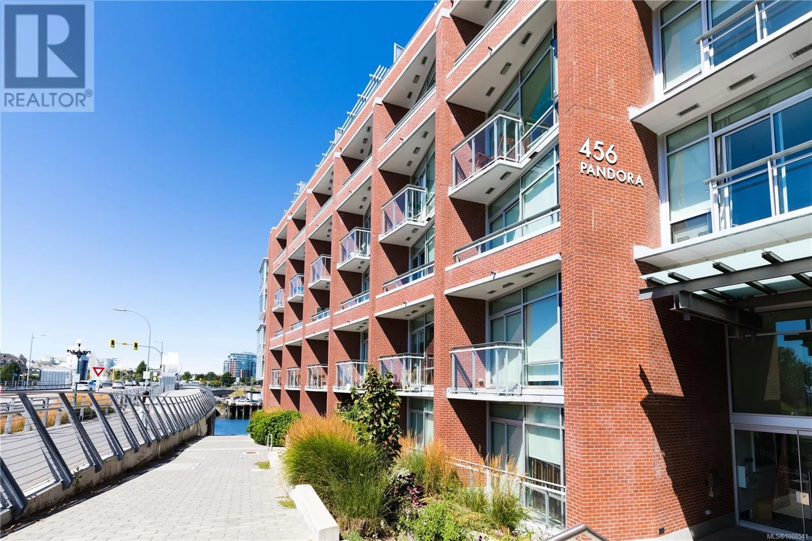 M11 456 Pandora Ave