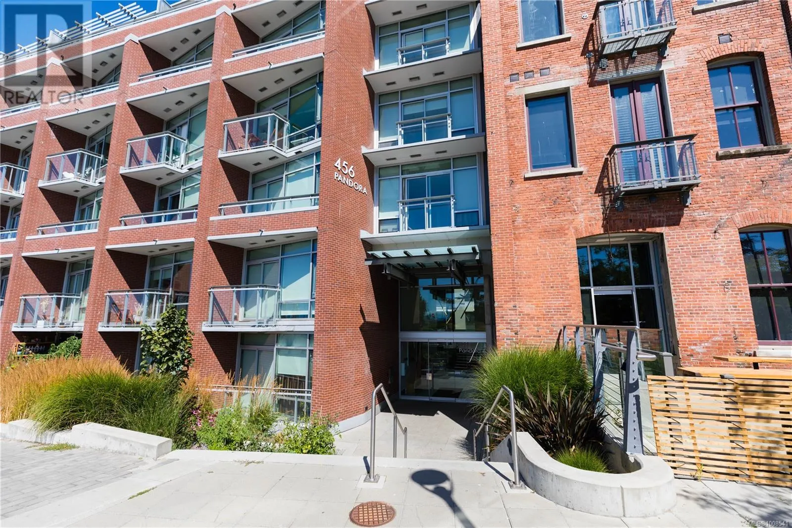 M11 456 Pandora Ave