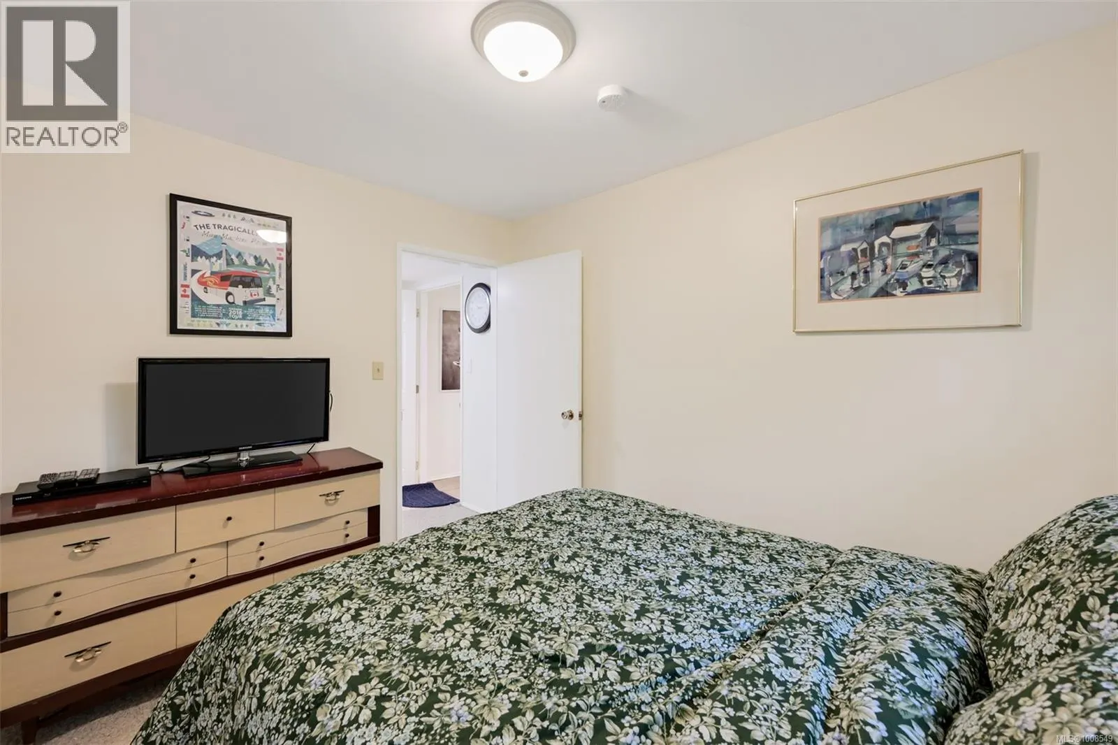 889 McAdam Pl